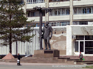 Памятник Султанмахмуту Торайгырову
