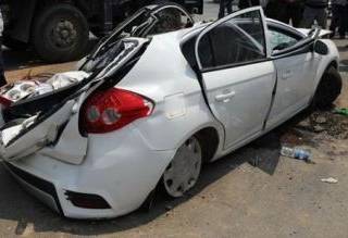 Автомобиль из Павлодара раздавило краном