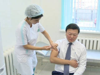 Кто может бесплатно получить прививку против гриппа и ОРВИ в Казахстане