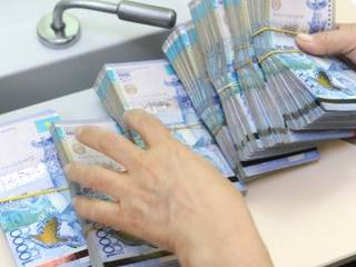 Нацбанк Казахстана предлагает ограничить покупку безналичной валюты