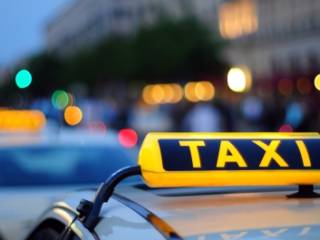 Мошенники снимают деньги с банковских карт казахстанцев через сервис такси