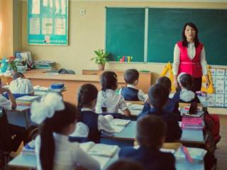 Школьников и педагогов Павлодара учат правилам поведения в нештатных ситуациях