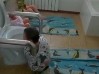 Воспитатели интерната в Атырау привязывали детей-инвалидов к унитазу