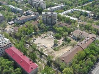 Жители золотого квадрата отстаивают территорию в Алматы