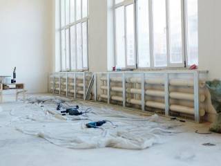 «Не установили окна и кровлю»: ремонтировавшего школу подрядчика наказали в Акмолинской области