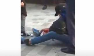 Пьяный мужчина вскрыл себе вены прямо на оживленной улице в Алматы