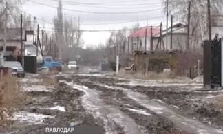 «Ползаем, а не ходим», - частный сектор 15 лет утопает в грязи в Павлодаре