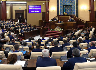 Нурсултан Назарбаев поручил парламентариям усилить работу над повышением благосостояния народа