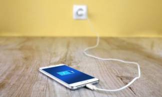 Телефоны-убийцы: какие зарядные устройства могут ударить током