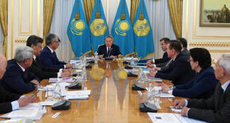 Назарбаеву представили проект единого стандарта казахского алфавита на латинской графике
