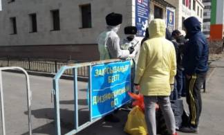В Павлодаре из-за погибшего от коронавируса на карантин закрыли больницу