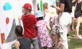 Спортивную эстафету и конкурс рисунков в День столицы провели среди сотрудников алюминиевого завода и их детей
