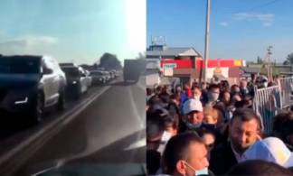 Жители пригорода штурмовали блокпосты, чтобы попасть в Алматы