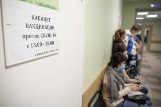 В Прииртышье приступают к вакцинации от коронавируса всех желающих