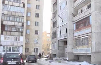 В Караганды жильцы трех многоэтажных домов опасаются ночевать в своих квартирах