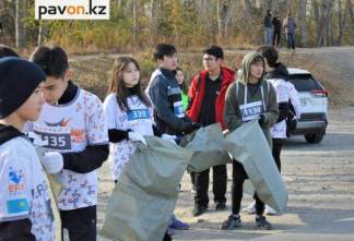 Павлодарские волонтеры приняли участие в утреннем забеге и уборке берега Усолки