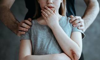 В педофилии подозревают отчима семилетней девочки в Павлодаре