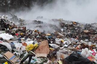 Жизнь сельчанам Туркестанской области отравляет мусорный полигон