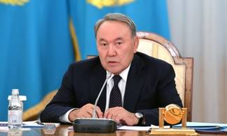 Нурсултан Назарбаев сложил полномочия президента