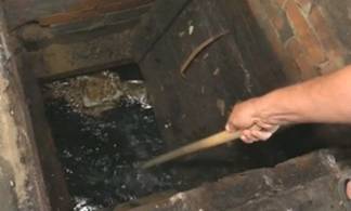 Грунтовые воды затопляют частные дома в Павлодаре