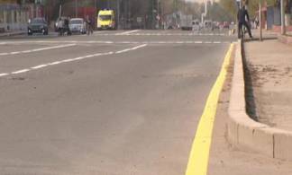 Желтые линии по краям проезжей части появились на дорогах Павлодара