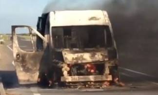 Пассажирский автобус сгорел в Павлодарской области