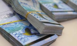 В Казахстане положенные медикам надбавки к зарплатам выплачивали другим