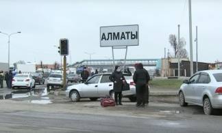 В Алматы пять таксистов и три пассажира оштрафованы за попытку проезда в зону карантина