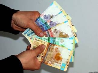 Полицейский из Павлодара получил взятку в 200 тысяч тенге