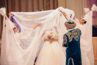 «2,5 млн тенге». В Казахстане вырос размер калыма за невесту