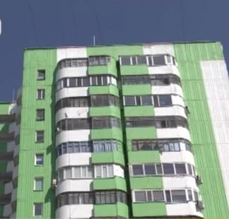 В Павлодаре жители высотки просят оградить их от самоубийц