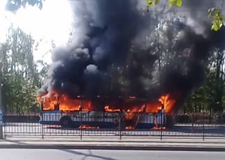 В Павлодаре сгорел автобус