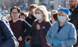 Больше 100 из 302 инфицированных казахстанцев заразились на улице