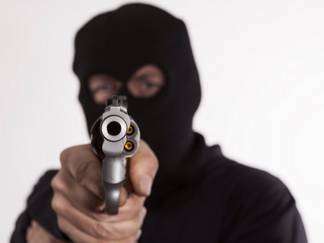 Пятеро в масках ограбили пенсионеров в Павлодарской области