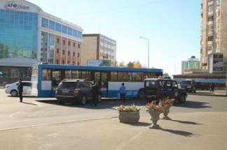 Внедорожник столкнулся с автобусом в Павлодаре
