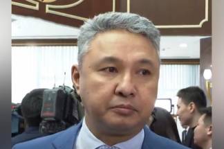 Азат Перуашев заявил, что не плакал из-за Назарбаева