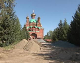 В Павлодаре при Благовещенском соборе реставрируют сквер