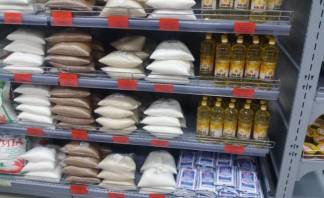 Депутаты проверили ценники на продукты из стабфонда в социальных магазинах Павлодара