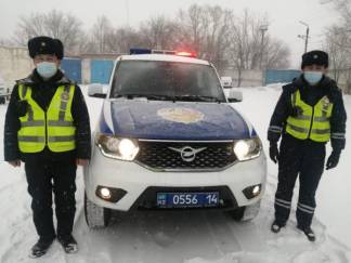 Экибастузские полицейские спасли жителей частного дома от пожара