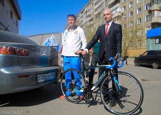 Шоссейный байк подарен юным велосипедистам Павлодара
