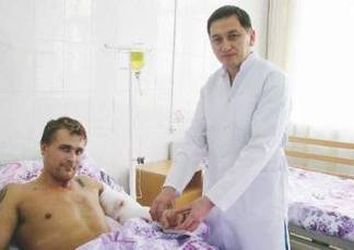 Павлодарец, «потерявший» руку на производстве, выписан из больницы