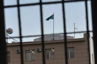 Казахстанским заключенным запретили свидания с родными из-за COVID-19