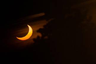 Луна «откусила» часть Солнца: каким было затмение в Павлодаре