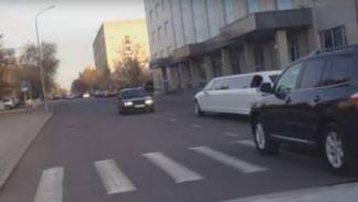 Ехавший перед зданием акимата задом наперёд оштрафован в Павлодаре