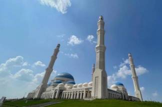 «Только бизнес»: зачем и для кого построили самую большую мечеть в Центральной Азии