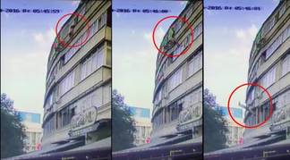 В Алматы мужчина выпал с балкона пятого этажа и остался жив