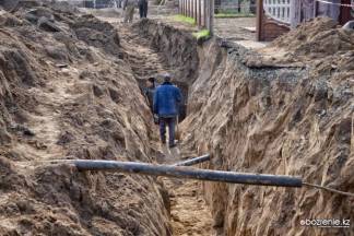 До середины октября ремонт канализационного коллектора по улице Айманова обещают завершить