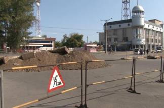 Проезда нет: реконструкцию тепломагистрали начали на участке Мира-Торайгырова- Бухар Жырау