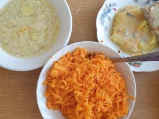 «Проглотить невозможно». Кормящие матери жалуются на качество еды в больнице Петропавловска
