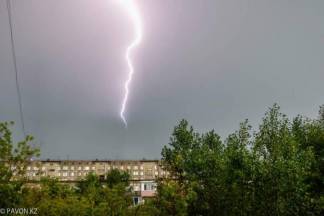 Штормовое предупреждение из-за грозы и жары объявили в Павлодарской области